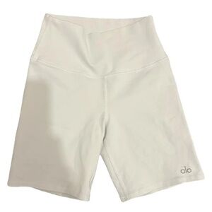 ALO Yoga Women's Light Tan Bike Shorts